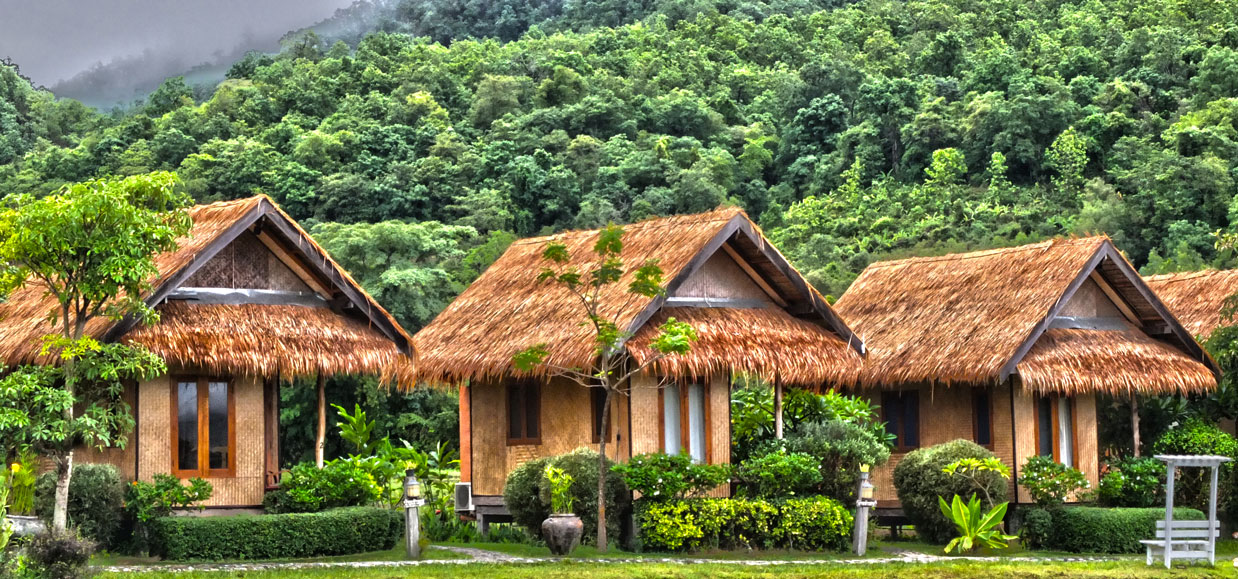 บ้านปายกลางนา